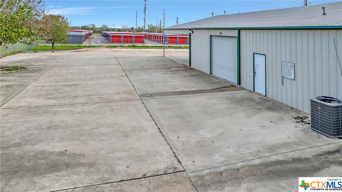 3005 E Mockingbird Lane