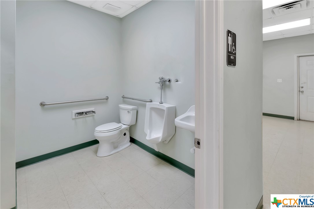 3005 E Mockingbird Lane