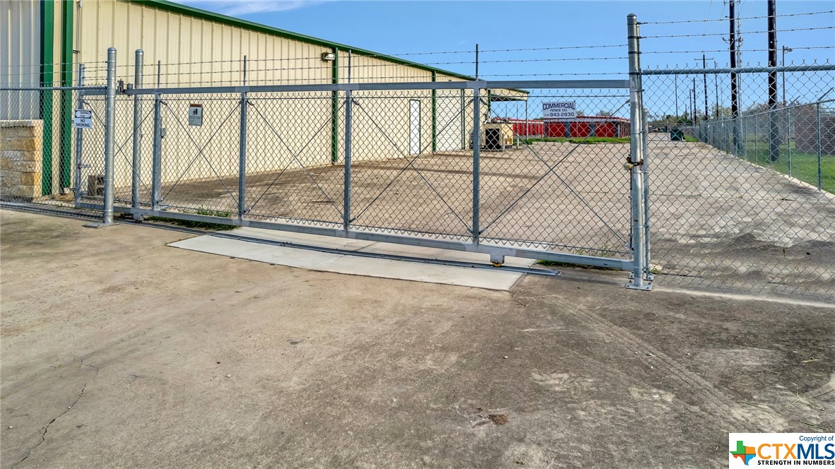 3005 E Mockingbird Lane