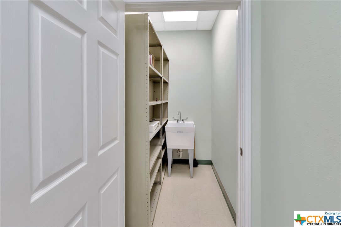 3005 E Mockingbird Lane