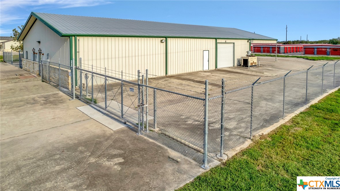 3005 E Mockingbird Lane