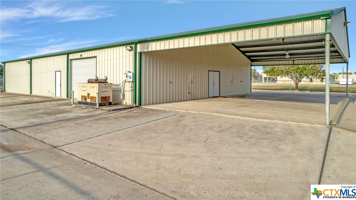 3005 E Mockingbird Lane