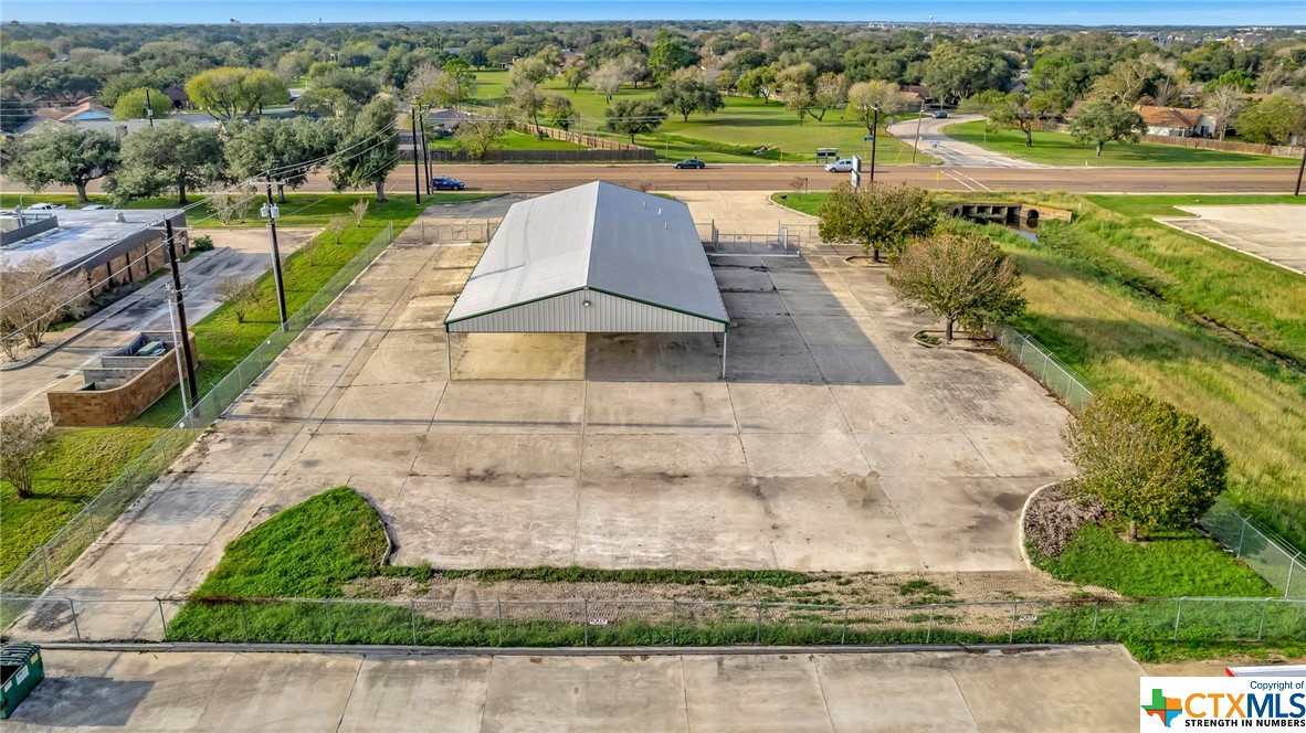 3005 E Mockingbird Lane