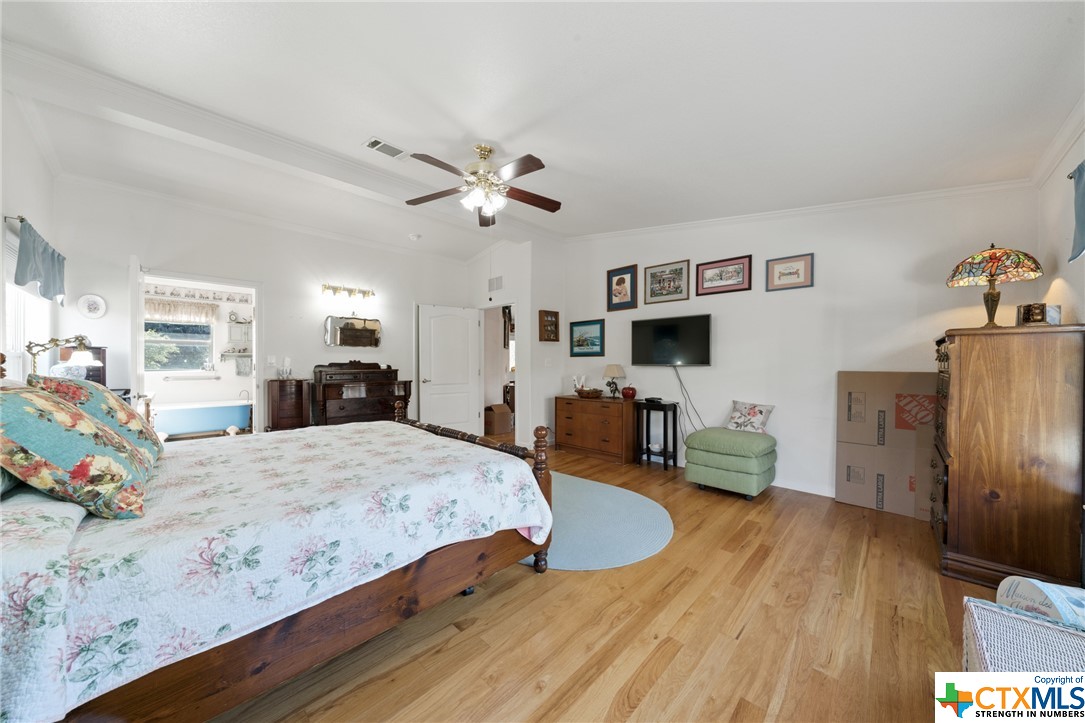 2190 Island View