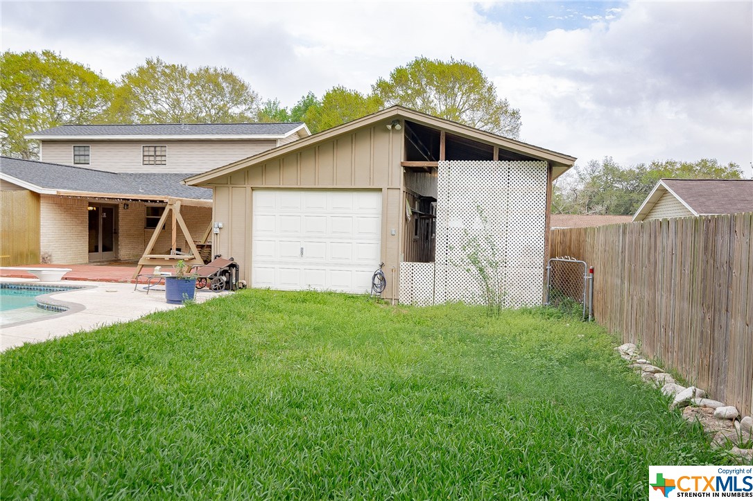 405 Rhodes Road
