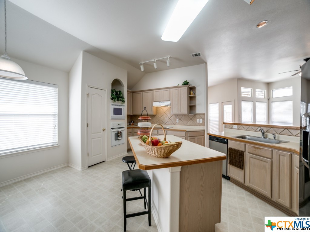 1787 Oakmont Circle