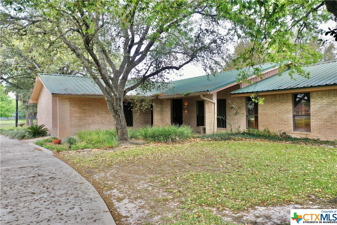 506 W Houston Street