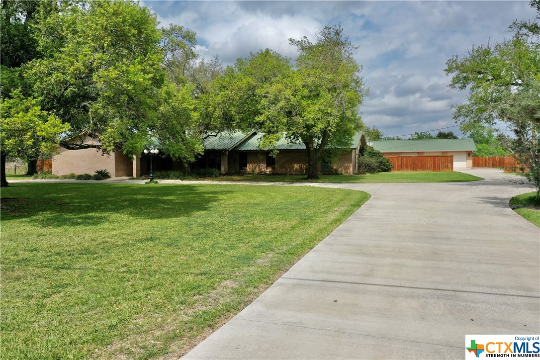 506 W Houston Street