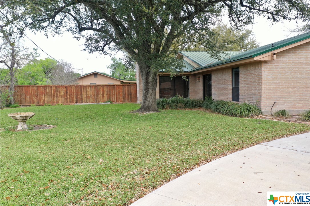 506 W Houston Street