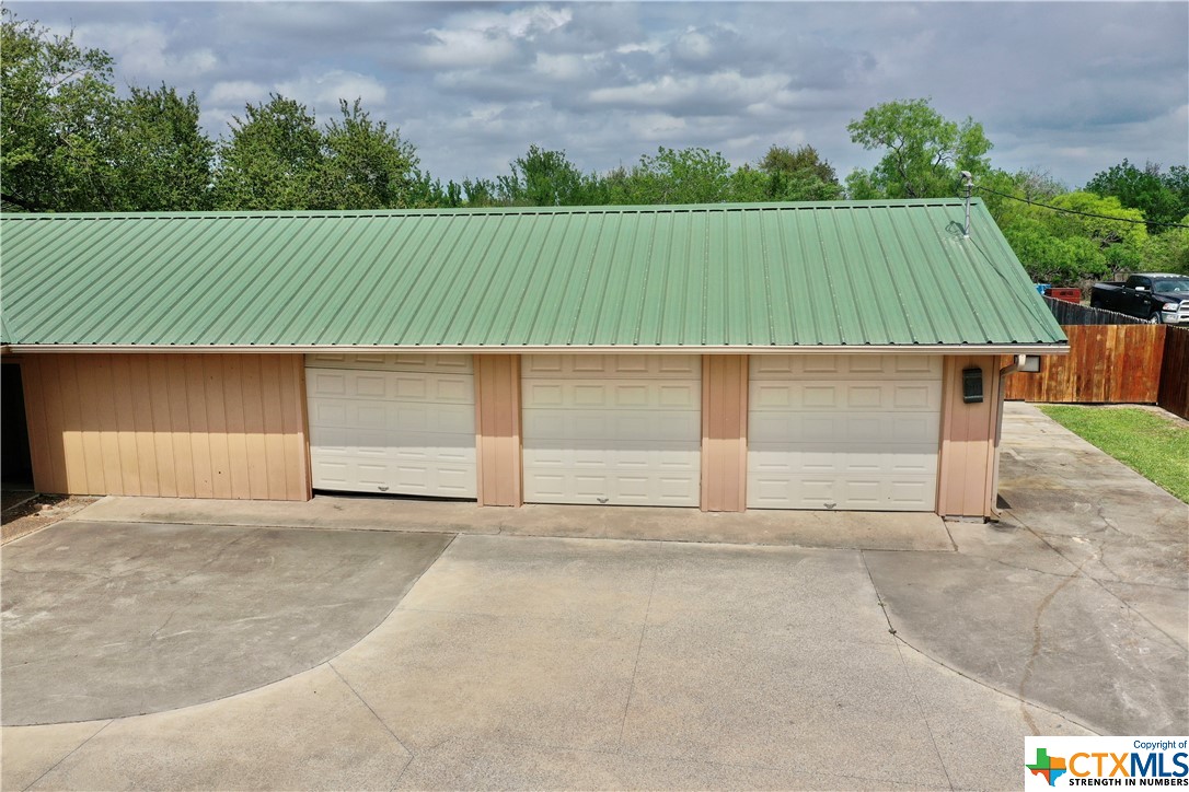 506 W Houston Street