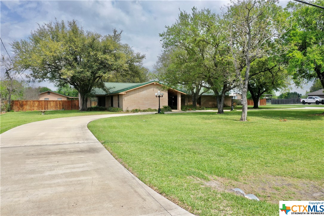 506 W Houston Street