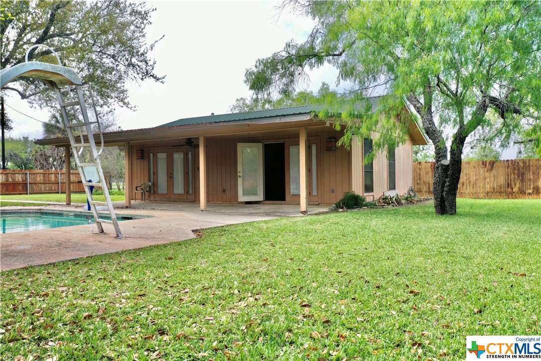 506 W Houston Street