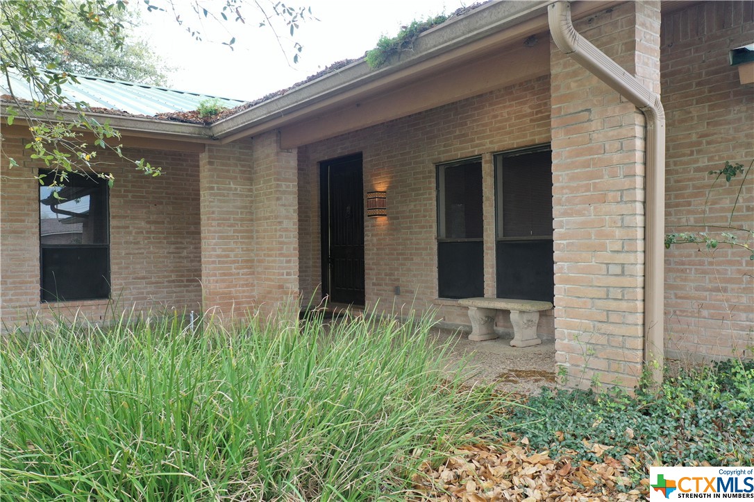 506 W Houston Street