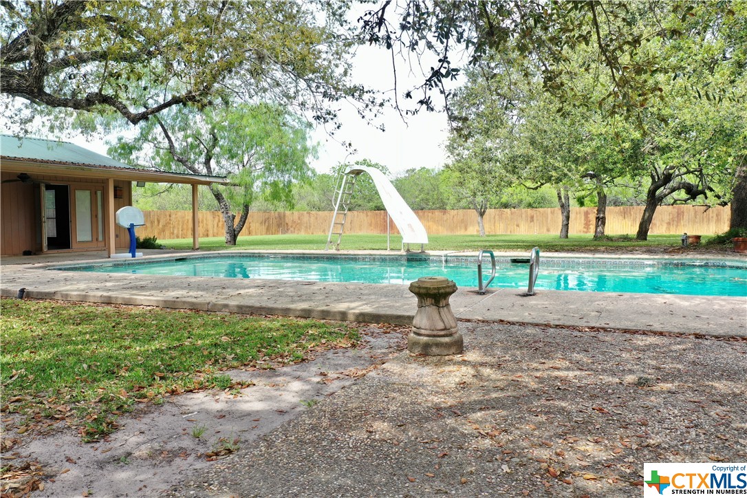 506 W Houston Street