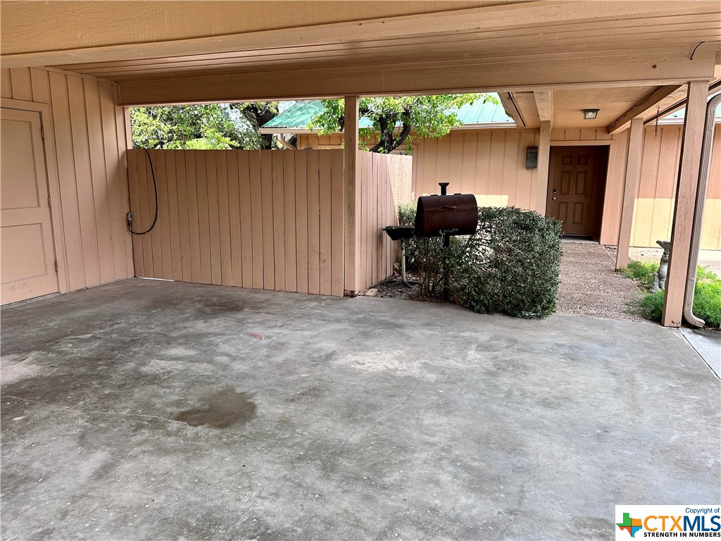 506 W Houston Street