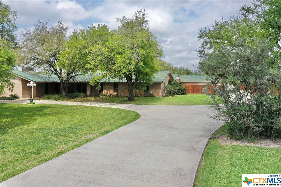 506 W Houston Street