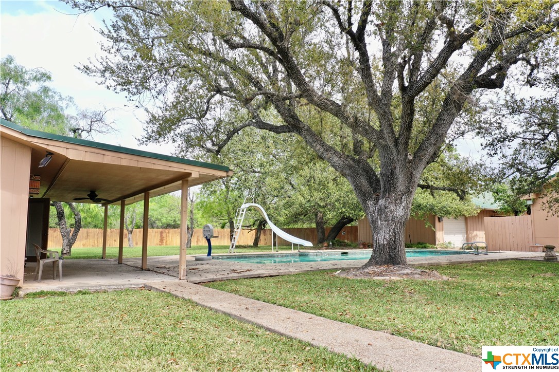 506 W Houston Street