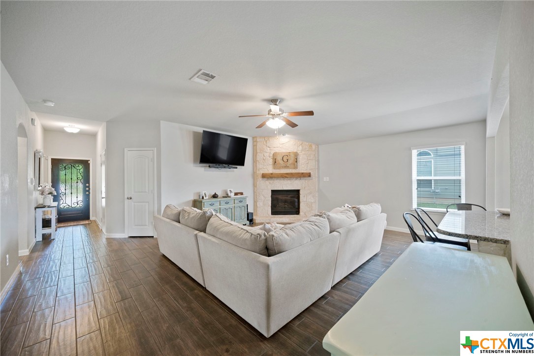 321 Oak Creek Way
