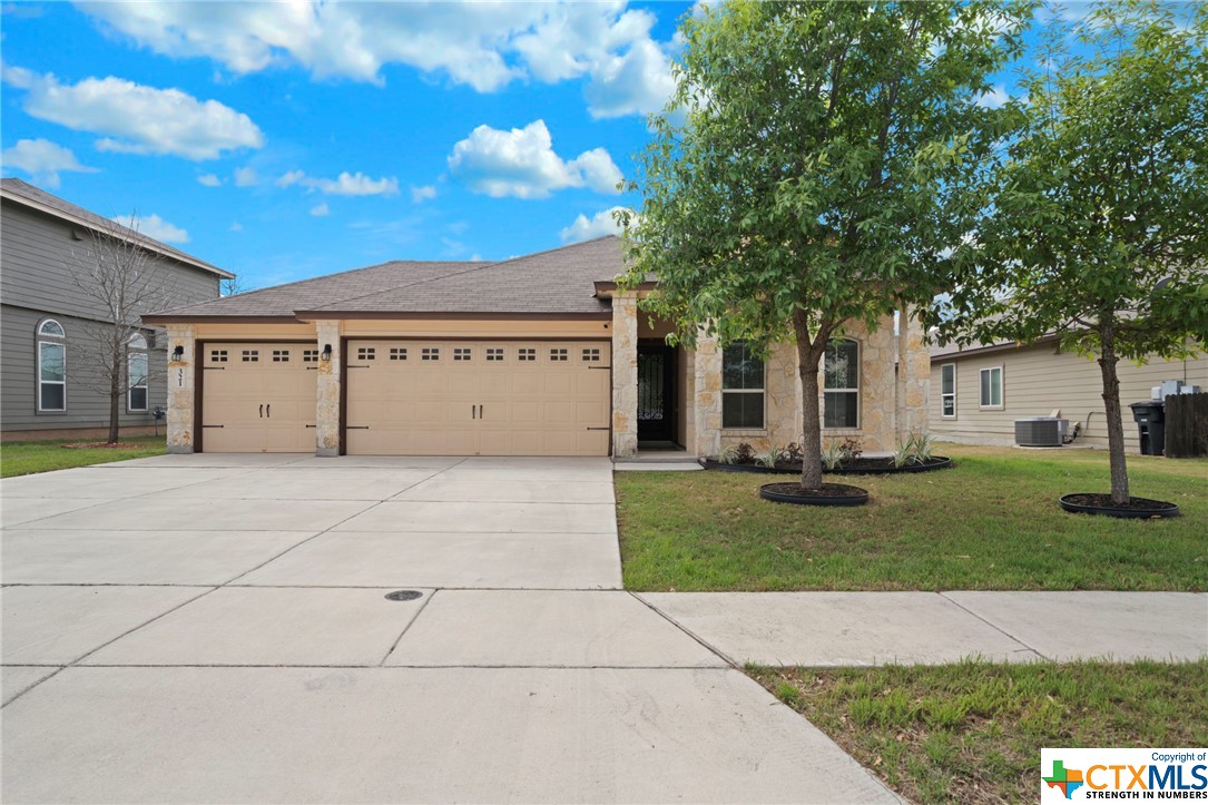 321 Oak Creek Way