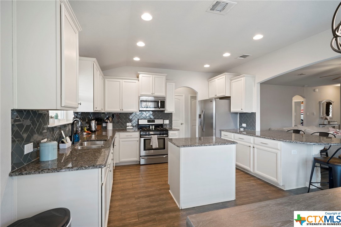 321 Oak Creek Way