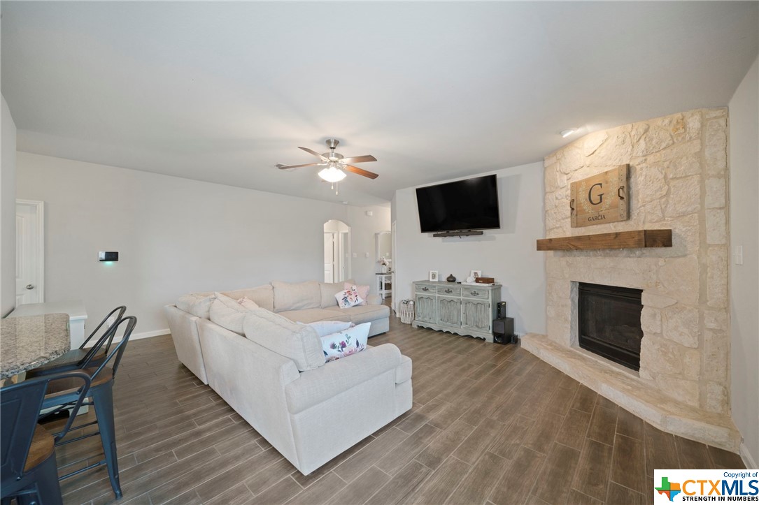 321 Oak Creek Way