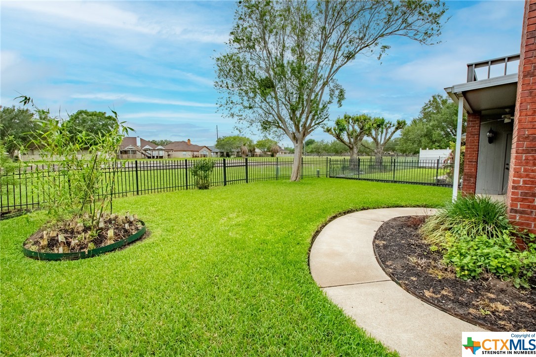 113 Charleston Drive