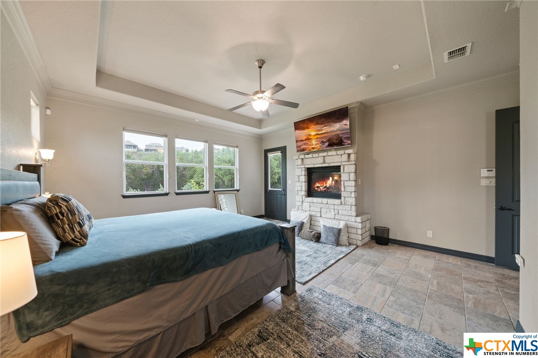 18002 Resort View