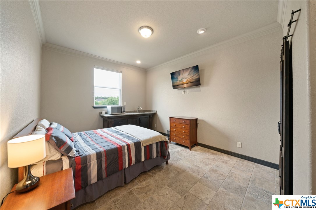 18002 Resort View