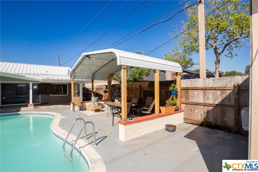 704 Taos Drive