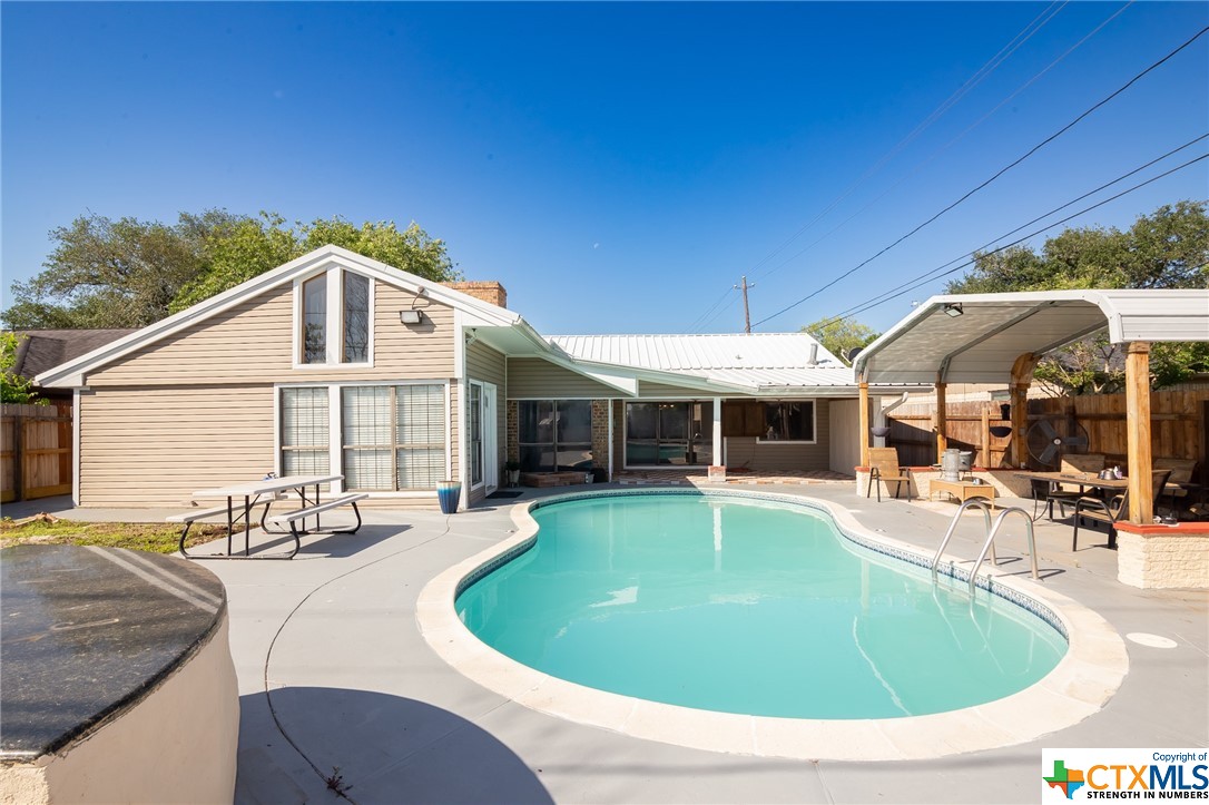 704 Taos Drive