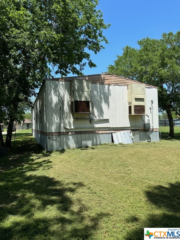 407 Moffitt Street