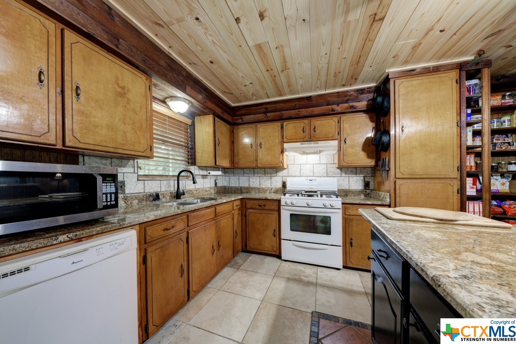 2808 Riverwood Road