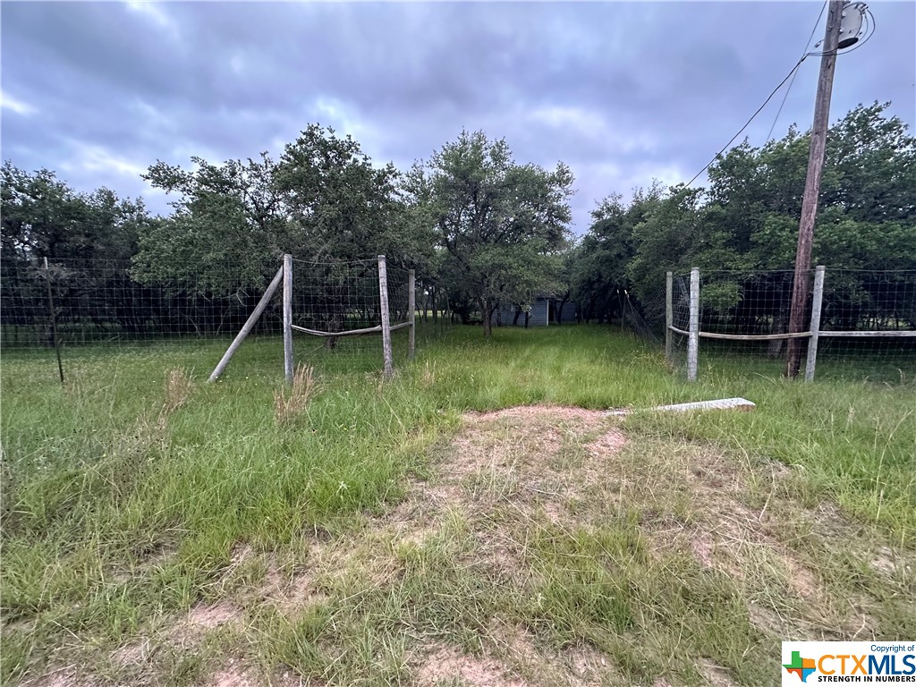 585 Private Road 1065