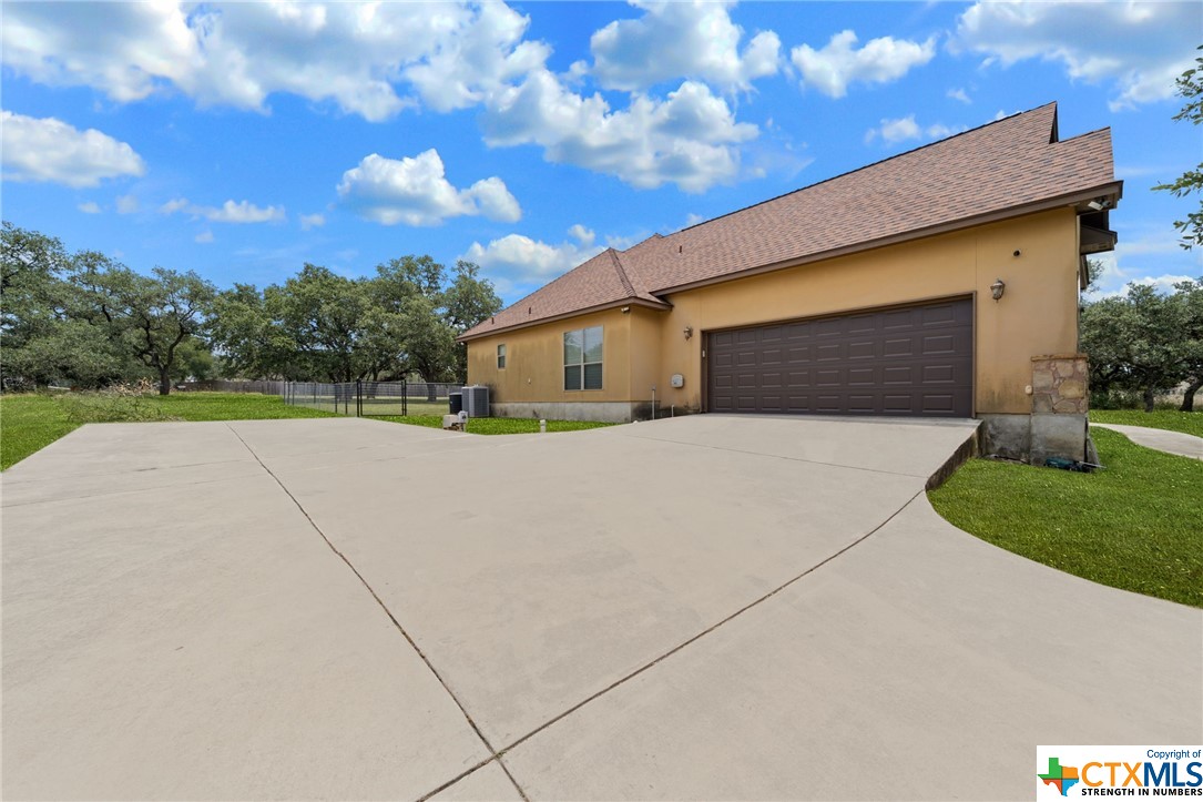 477 Brookhollow