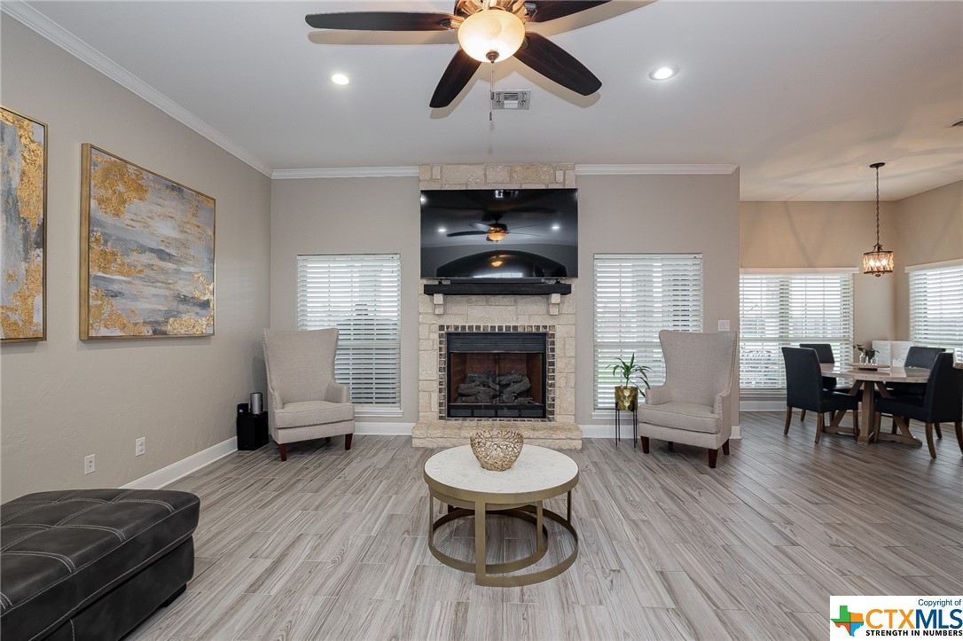 128 La Luz Drive