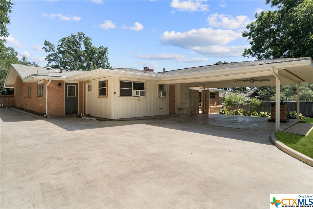 150 Oakhurst Place