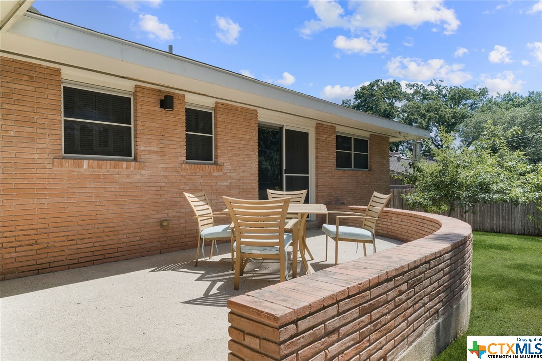 150 Oakhurst Place