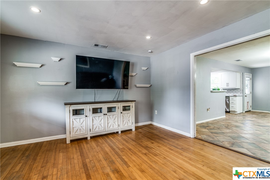 1302 Keller Lane