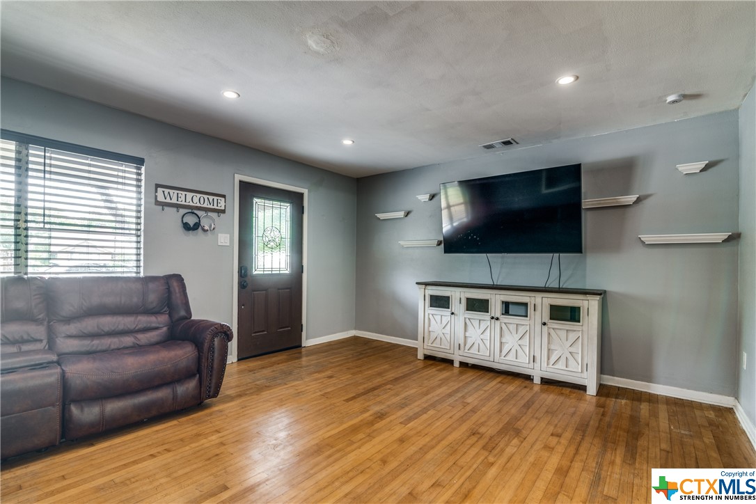 1302 Keller Lane
