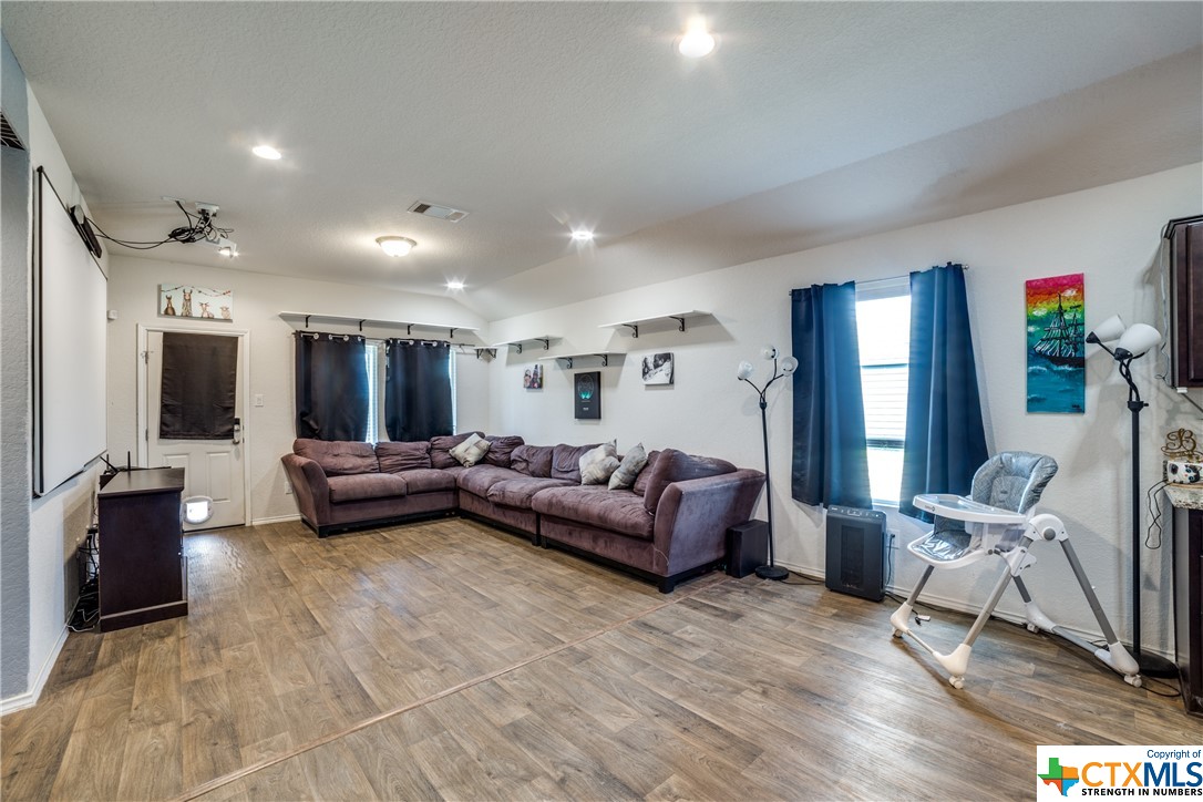 426 Lance Trail