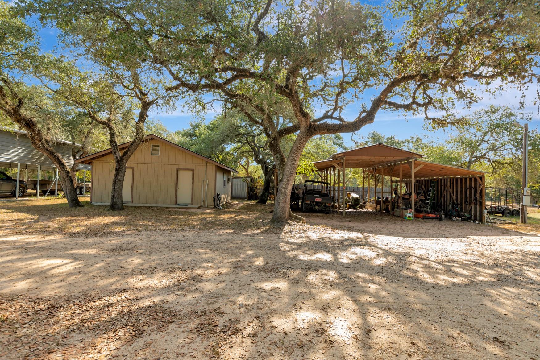 1079 Private Road 1051