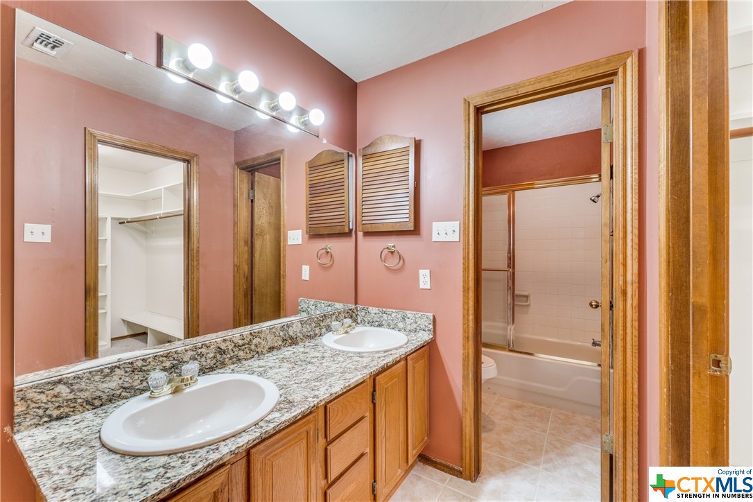 109 Turkey Hollow Circle