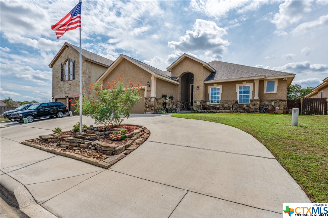 827 Lodge Creek Drive