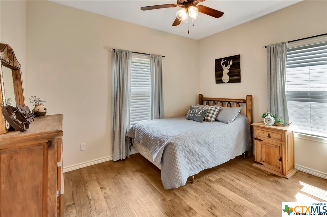 405B Larkspur