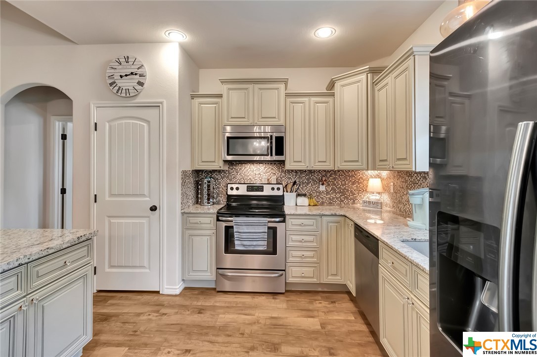 405B Larkspur