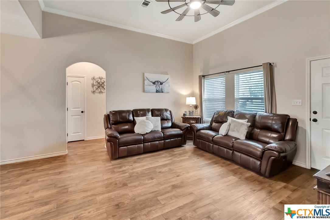 405B Larkspur