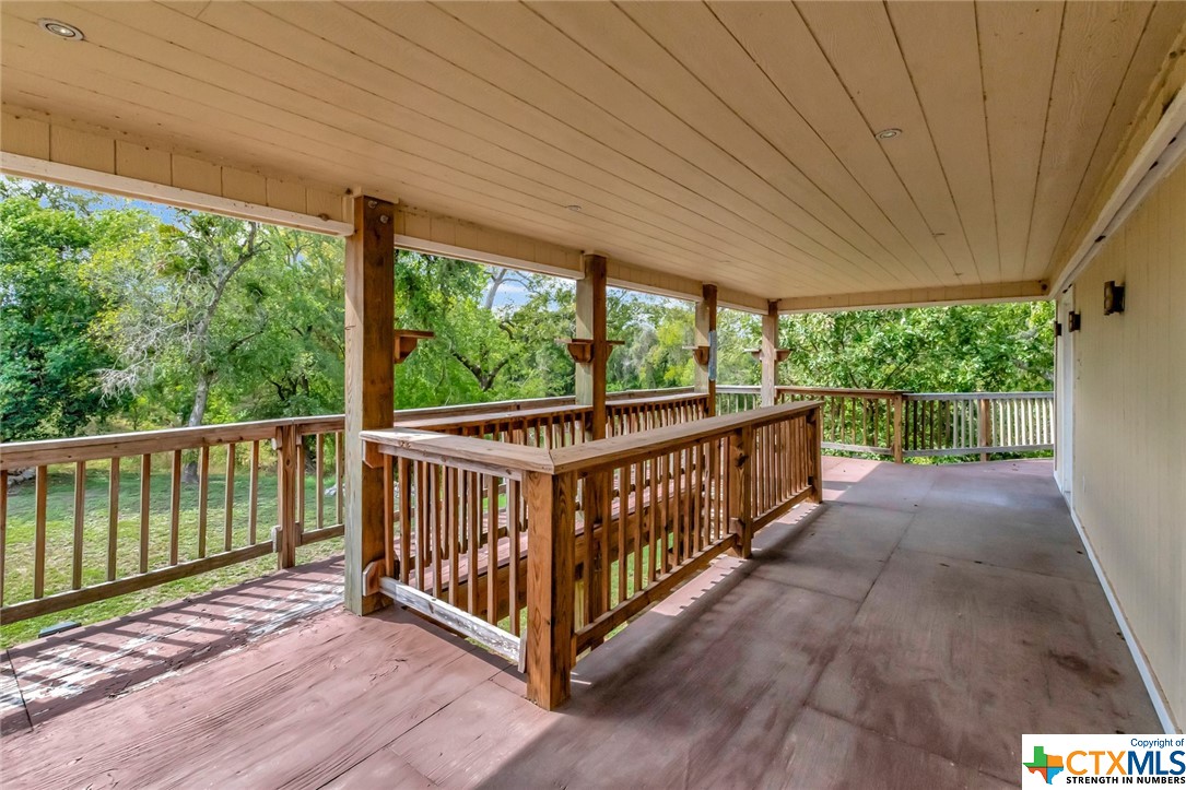 242 River Oaks Road