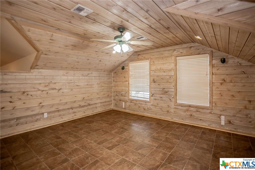 1107 Live Oak Drive