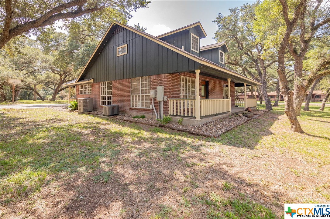 1107 Live Oak Drive
