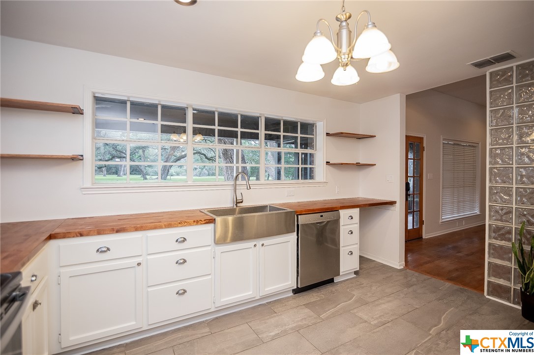1107 Live Oak Drive